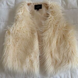 American Eagle Outfitters Cream Faux Fur Vest